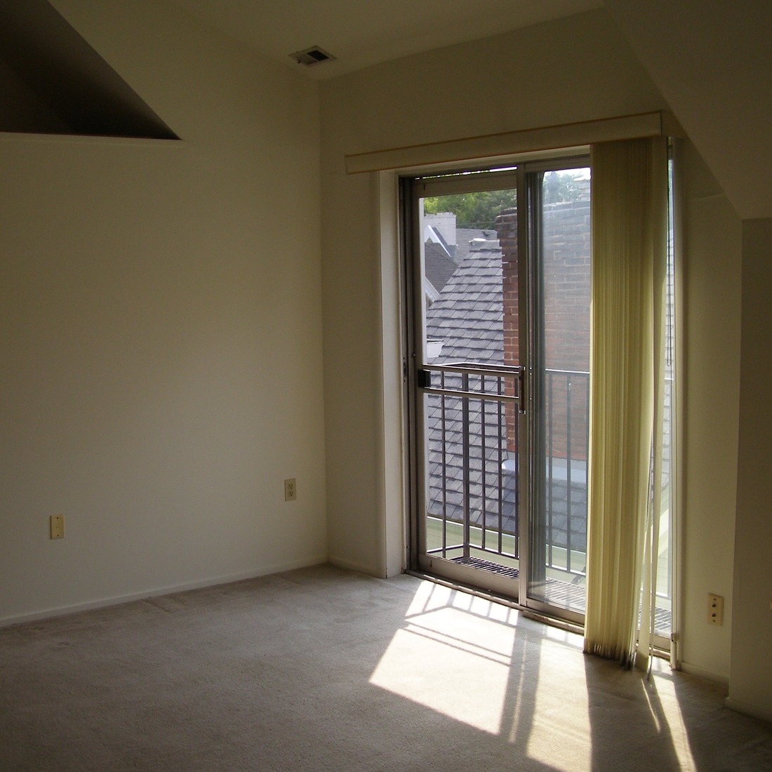 interior of Apt. 32