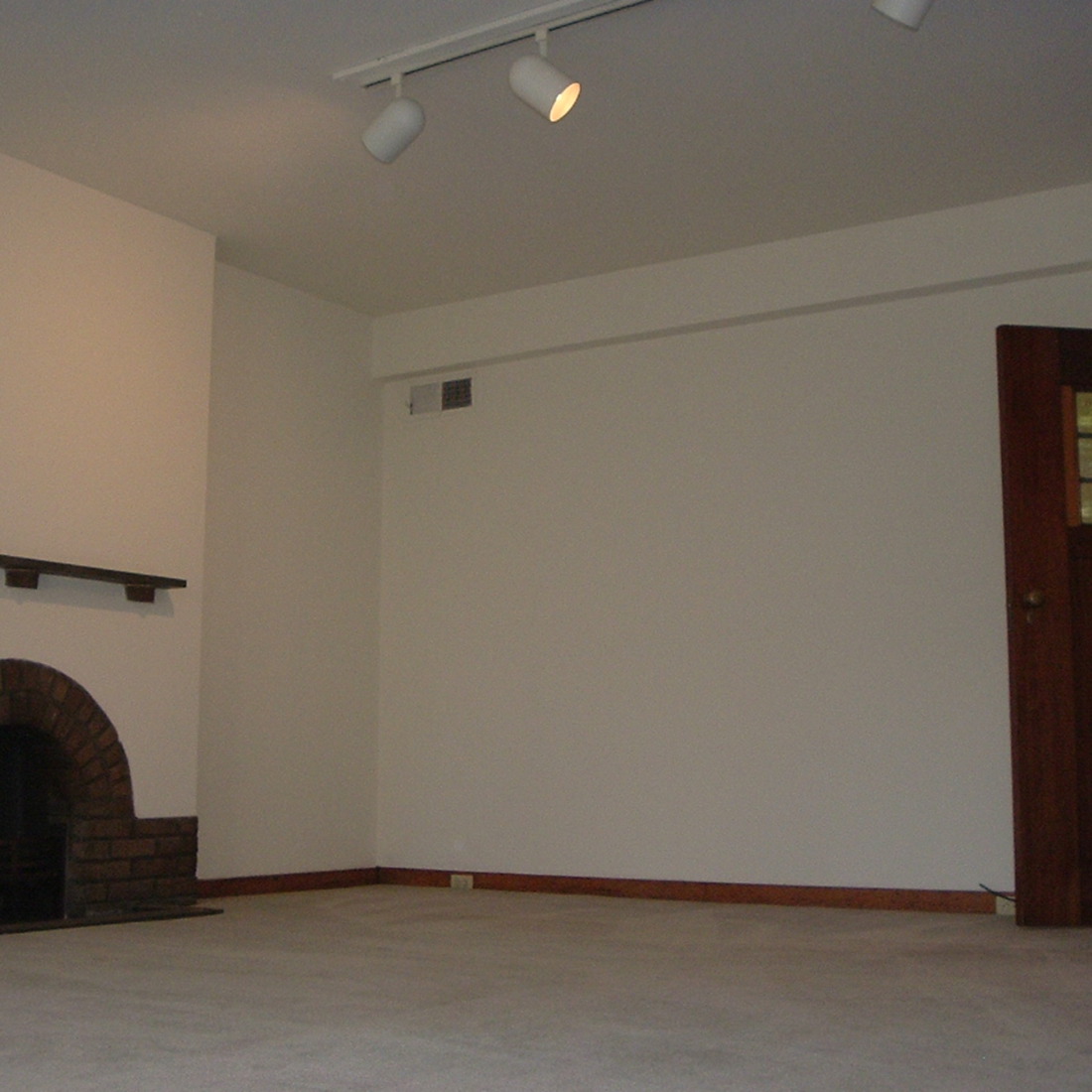 interior of 340 S. Highland Ave, Apt. 6A