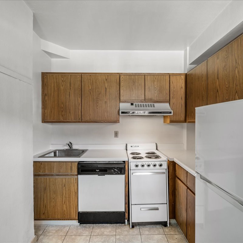 interior of 340 S. Highland Ave, Apt. 1B