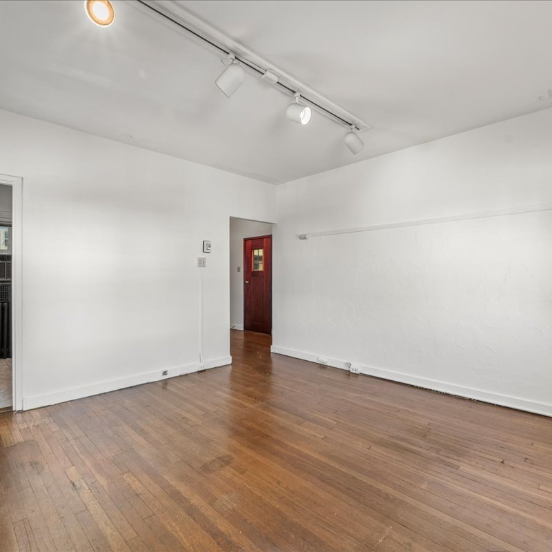 interior of 340 S. Highland Ave, Apt. 1B