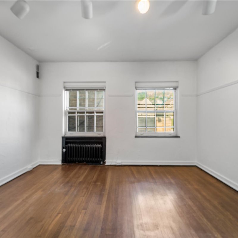 interior of 340 S. Highland Ave, Apt. 1B