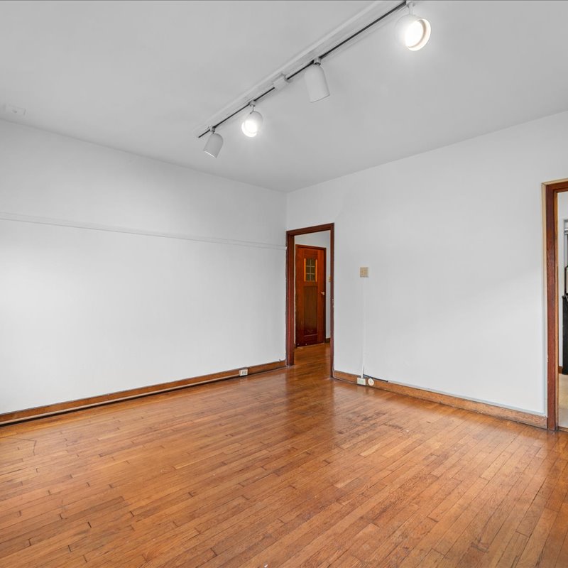 interior of 342 S. Highland Ave, Apt. 11B