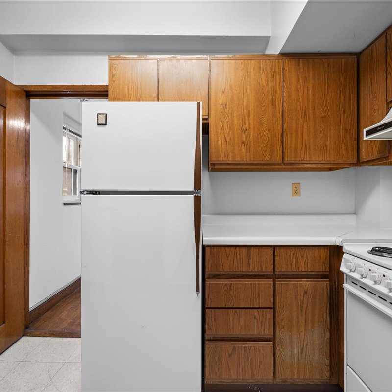 interior of 342 S. Highland Ave, Apt. 11B