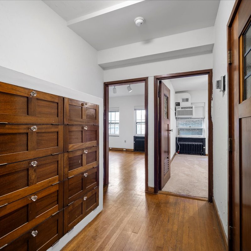 interior of 342 S. Highland Ave, Apt. 11B