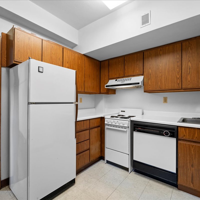 interior of 342 S. Highland Ave, Apt. 11B