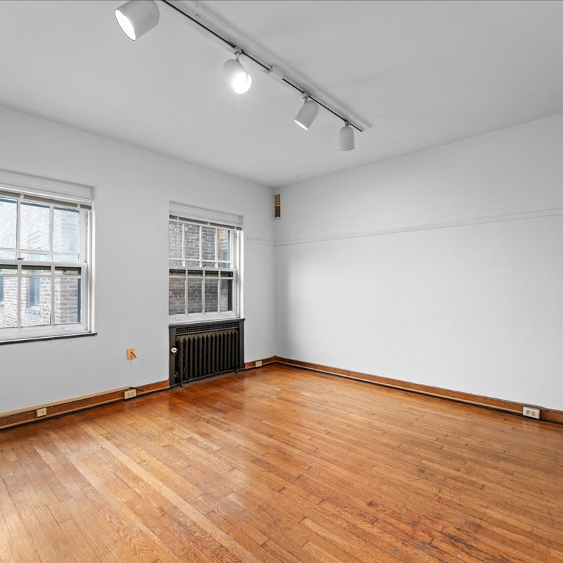 interior of 342 S. Highland Ave, Apt. 11B