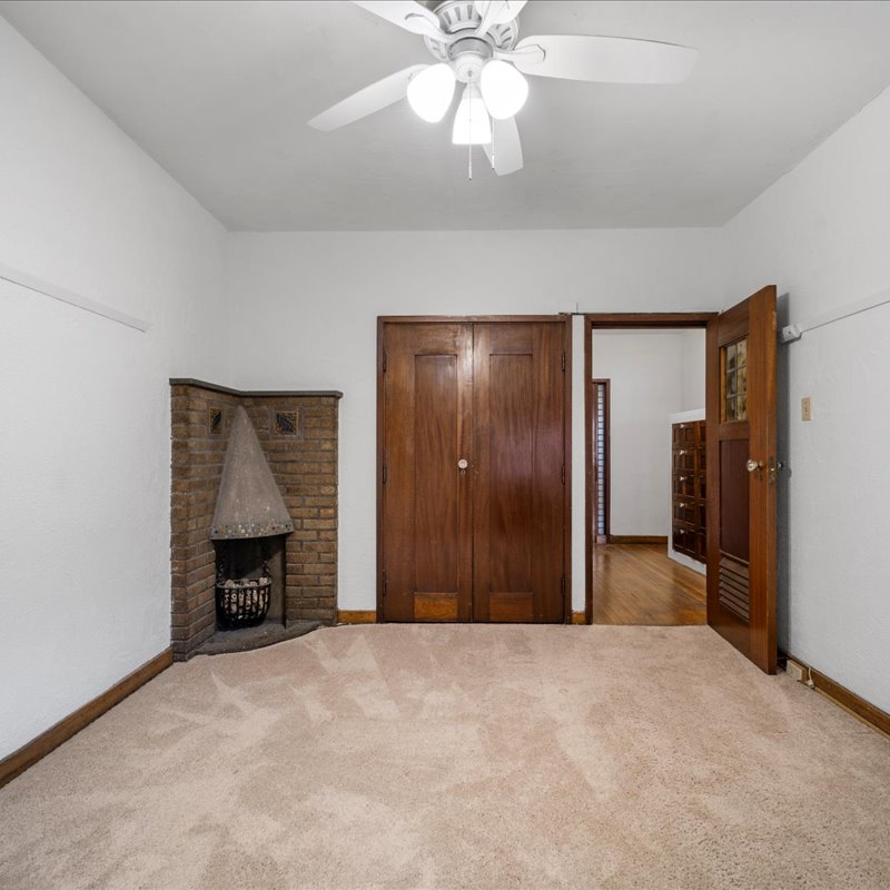 interior of 342 S. Highland Ave, Apt. 11B