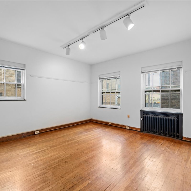 interior of 342 S. Highland Ave, Apt. 11B